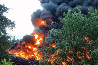 Gigantyczny pożar na Dolnym Śląsku. Płonie składowisko opon! W jęzorami ognia walczy 35 zastępów straży pożarnej