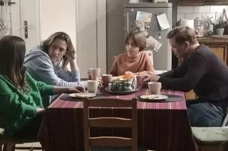 Barwy szczęścia po wakacjach 2023. Emil (Artem Malashchuk), Asia (Anna Gzyra), Agata (Natalia Zambrzycka)