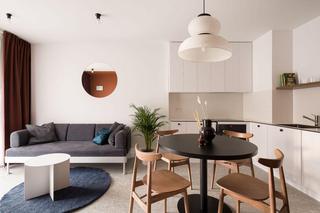 40-metrowe, industrialne mieszkanie w starej fabryce