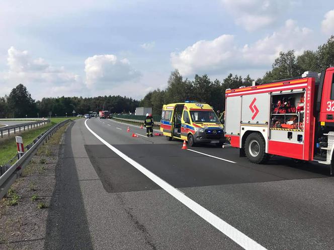 Horror na A4. Kobieta wyskoczyła z płonącego busa