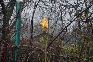 Dogasa słup ognia na osiedlu w Krakowie. Tysiące osób zostało odcięte od dostaw gazu