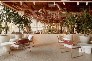 Życie w Architekturze 2025. PEDET Strefa Food Hall w Domu Handlowym Renoma we Wrocławiu. 3XA Pracownia Projektowa