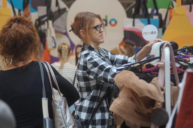 Babi Targ, czyli wielkie wietrzenie szaf w Bydgoszczy [ZDJĘCIA]