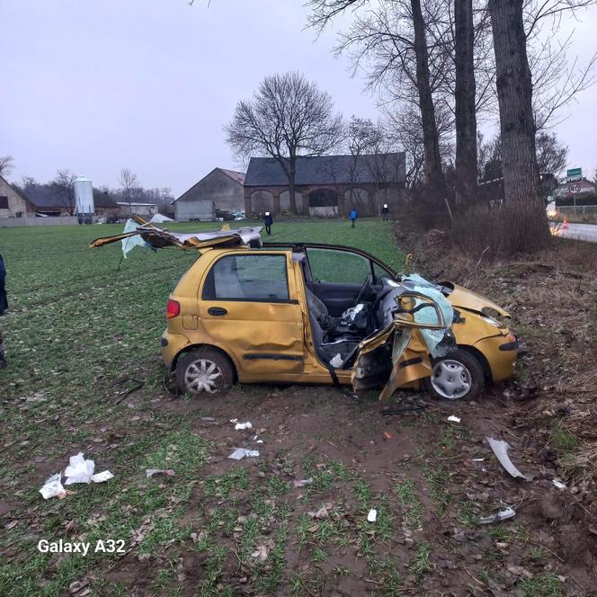 Wypadek koło Borowa. Małżeństwo w szpitalu, kobieta w ciężkim stanie