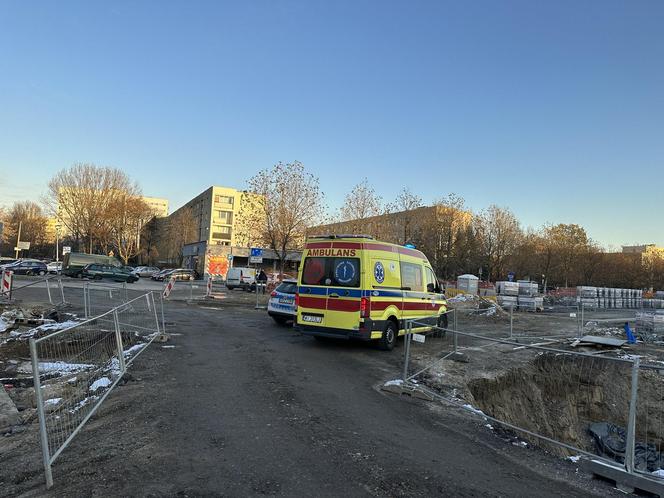 Koszmarny wypadek w Warszawie. Autobus miejski potrącił 12-latkę. Dziewczynka trafiła do szpitala