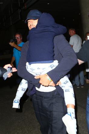 Orlando Bloom na lotnisku