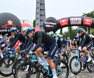 Kolarskie święto opanowało Wrocław. Tour de Pologne wystartował mimo kapryśnej pogody