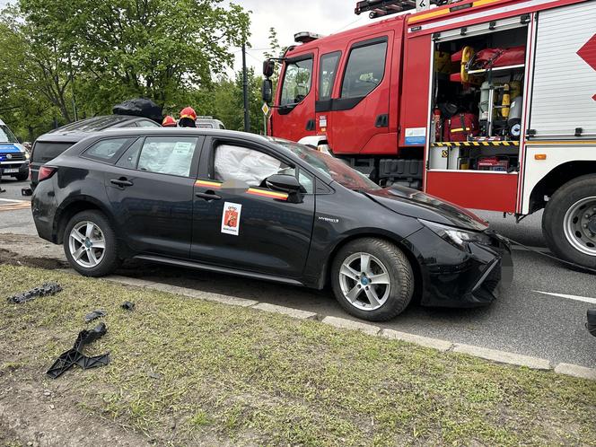 Wymusił pierwszeństwo, był wycinany z auta. Z minuty na minutę coraz gorzej się czuł