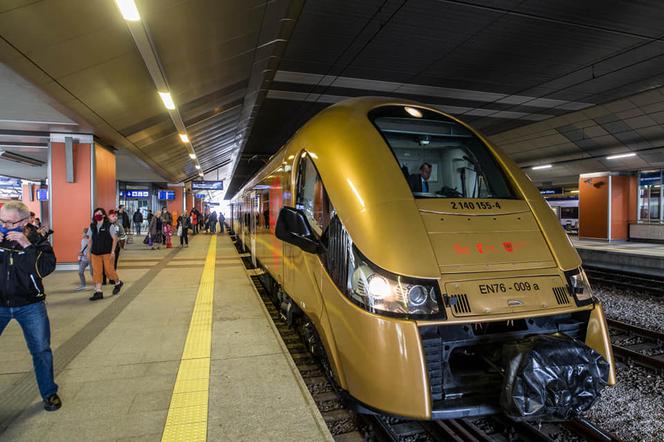 Złoty pociąg wjechał do Krakowa. To zapowiedź superszybkich podróży na Śląsk