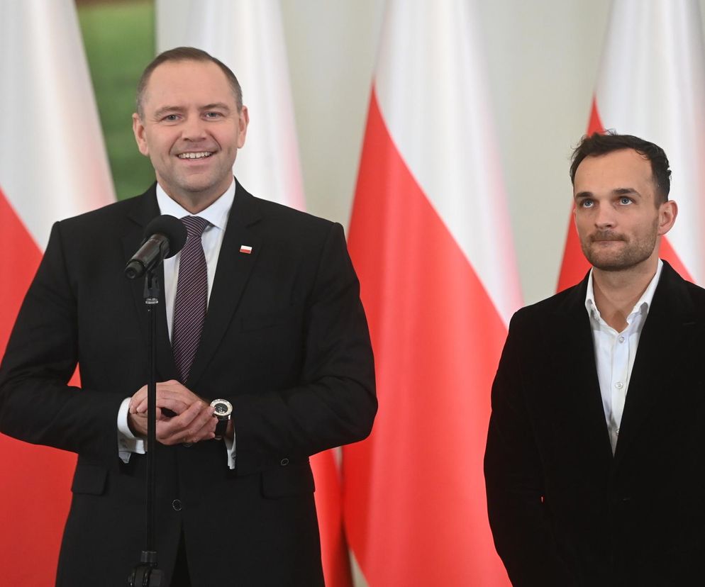 Prezydent RP Karol Nawrocki oraz indywidualny i drużynowy mistrz świata na żużlu Bartosz Zmarzlik
