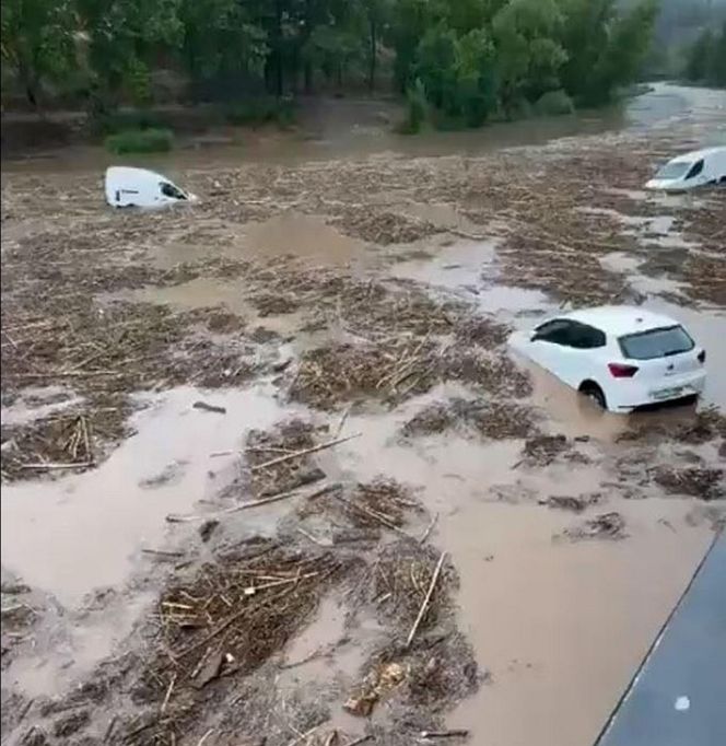 Były upały, jest potop! Hiszpania pod wodą. Gdzie jest niebezpiecznie?