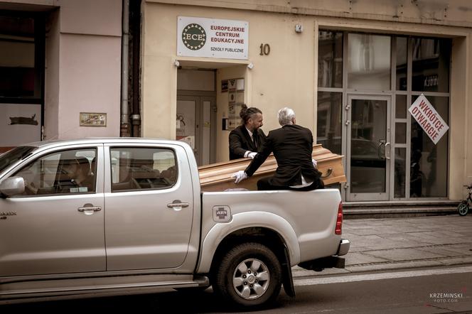 Trumna w centrum Gliwic zszokowała mieszkańców