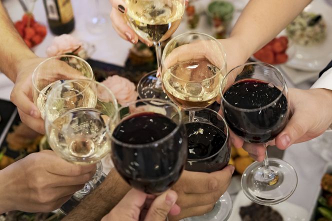 Ten alkohol to mniejsze zło. Hepatolożka wskazuje na konkretny trunek