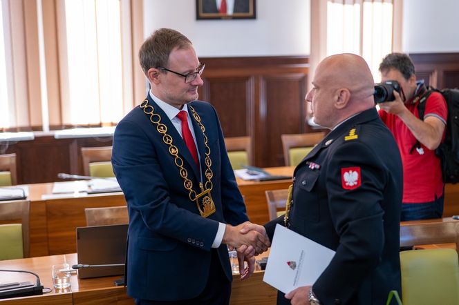 Zaprzysiężenie nowego prezydenta Zabrza. Kamil Żbikowski złożył ślubowanie i zwrócił się do mieszkańców