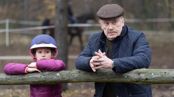Na dobre i na złe, odcinek 727. Cezary Wilczewski (Daniel Olbrychski), Matylda (Amelia Czaja)