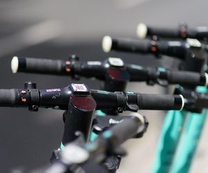 Żarty się skończyły. Mandaty 2,5 tys. złotych za jazdę na hulajnodze elektrycznej