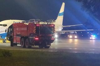 Awaryjne lądowanie samolotu na Okęciu. Pilot musiał wyłączyć silnik i spalać paliwo