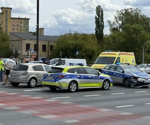   Zderzenie radiowozu z autem na Białołęce. Jeden policjant do szpitala