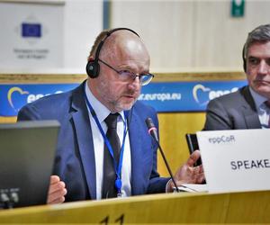 Kujawsko-pomorskie rolnictwo w Brukseli. Marszałek Całbecki na posiedzeniu plenarnym Europejskiego Komitetu Regionów