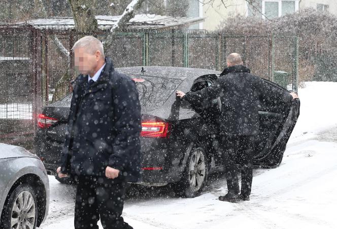 Kaczyński salutuje kierowcy