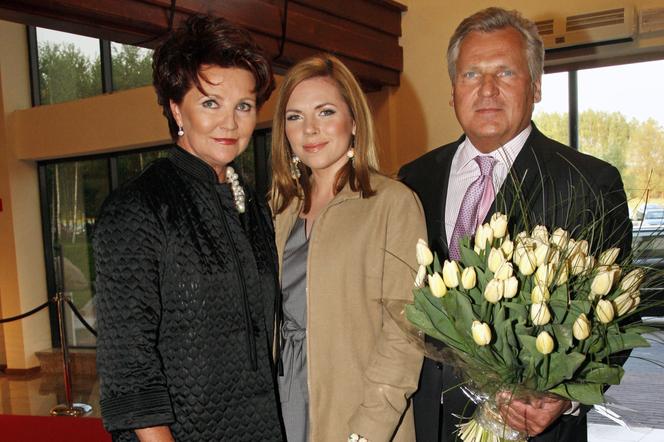 Tak zachowują się Kwaśniewscy 45 lat po ślubie! Bez skrępowania, na oczach ludzi! [ZDJĘCIA]