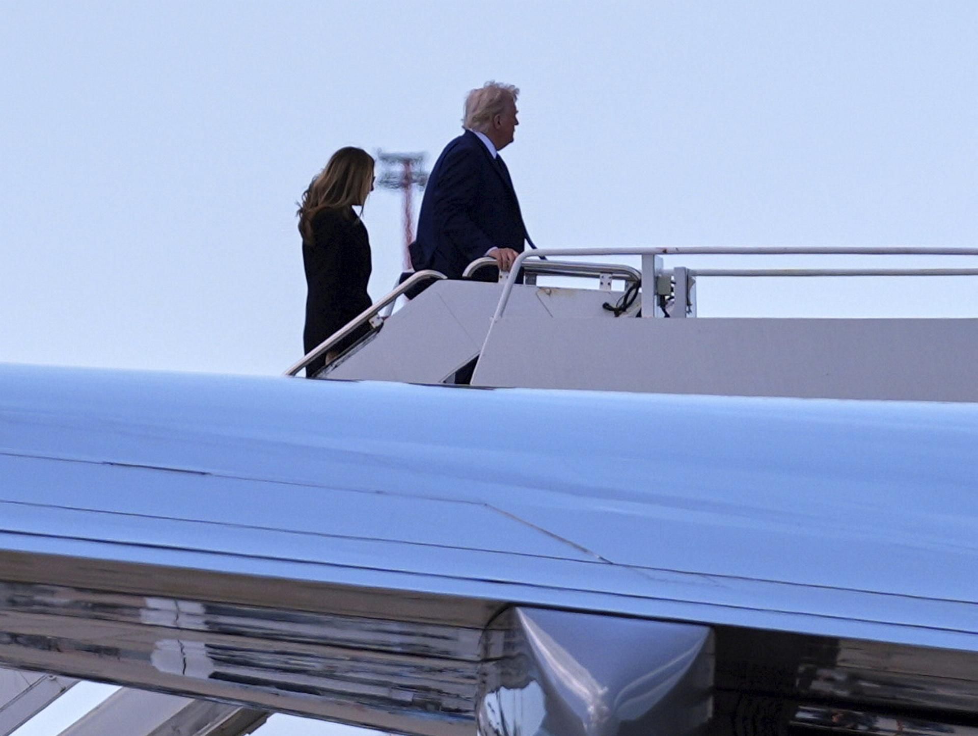 Trump wyleciał z Rzymu po pogrzebie Franciszka