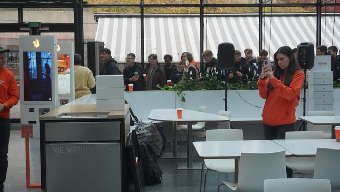 Tłumy na otwarciu Popeyes w Olsztynie. Rekordzista czekał w kolejce ponad 20 godzin