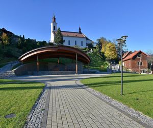 Małopolski kurort w górach wyróżnia się ciszą i spokojem. Tanie noclegi bez tłumów turystów