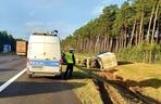 Kierowca ciężarówki nie opanował pojazdu, bo sięgał po napój. Fatalne skutki zdarzenia na A1 [ZDJĘCIA]