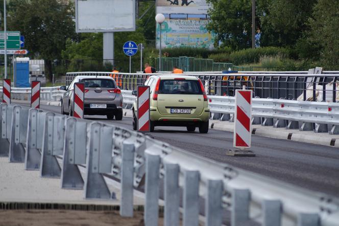 Wiadukt WOŚP w Bydgoszczy w pełni przejezdny dla aut! Rowerzyści muszą jeszcze poczekać [ZDJĘCIA] 