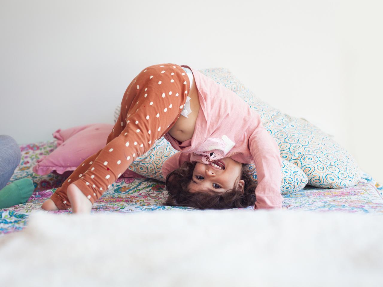 Humory dwulatka cię dobijają? Spróbuj zrozumieć, dlaczego tak się zachowuje 