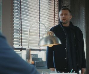 M jak miłość odc. 1869. Bartek (Arkadiusz Smoleński), Marcin (Mikołaj Roznerski)