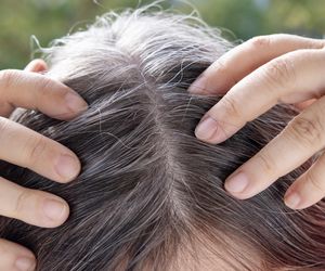 Pozbądź się siwizny bez wychodzenia z domu. Proste i skuteczne sposoby