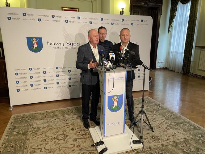 Prezydent Nowego Sacza Ludomir Handzel z radnymi
