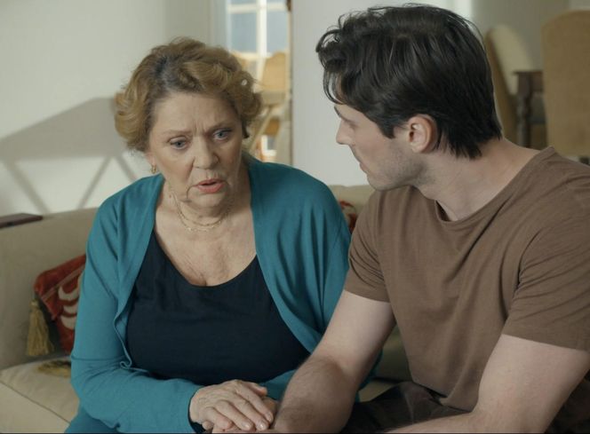 Barwy szczęścia odc. 3201. Józefina Rawiczowa (Elżbieta Jarosik), Cezary (Marcel Opaliński)