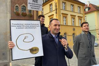 Protest wrocławskich kierowców! Złoty korek symbolem stolicy Dolnego Śląska!