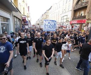 Czarna manifestacja kibiców Ruchu Chorzów