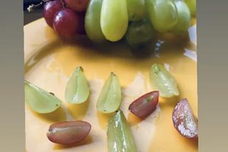 Śmiercionośne winogrona. Ekspertka grzmi! Koniecznie trzeba je tak przekroić przed podaniem