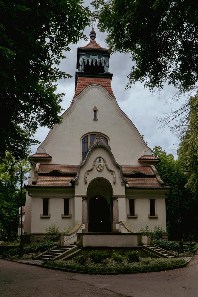 Kobierzyn - zdjęcia krakowskiego szpitala psychiatrycznego i miasta-ogrodu