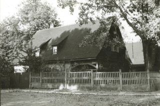 Osiedle kolejowe w Sędziszowie. Domki z 1940 roku w stylu tyrolskim