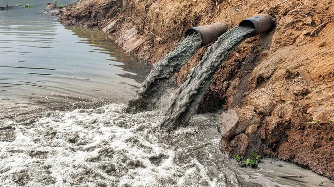 Państwowa spółka zrzucała do rzeki wodę zanieczyszczoną uranem i kobaltem