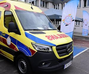 14 nowych ambulansów wyjechało na ulice miast w regionie. Każda warta jest ponad milion