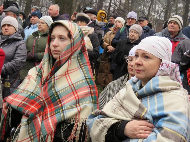 Misterium Męki Pańskiej na kalwaryjskim wzgórzu w Piekarach Śląskich