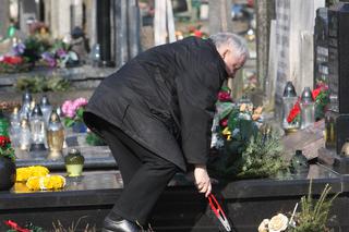 KACZYŃSKI NA CMENTARZU.