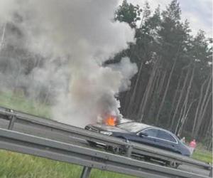 Na S3 płonął samochód. Utworzył się potężny korek