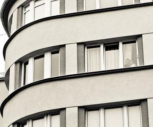 Modernistyczna architektura Gdyni w obiektywie [ZDJĘCIA]