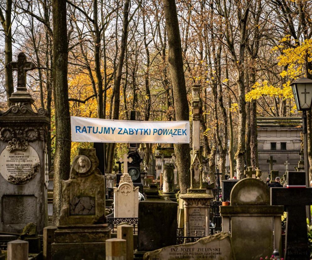 350 osób z puszkami będzie walczyć o remonty zabytkowych grobów. Dwa dni kwesty na Starych Powązkach