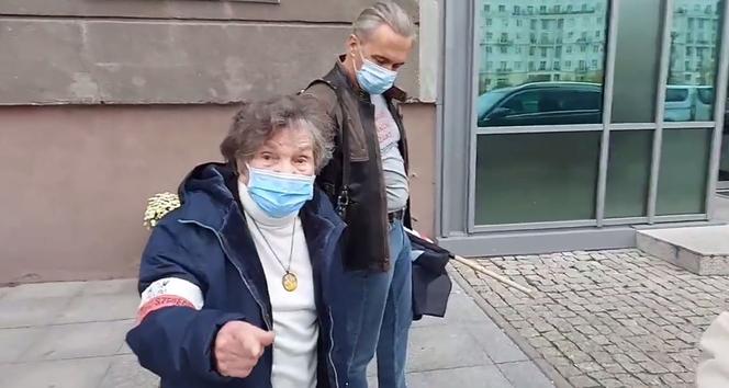 Powstańcy warszawscy na strajku kobiet 