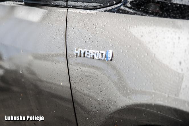 Toyota Yaris Hybrid i Mazda CX-5 odzyskane przez kryminalnych