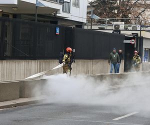 Zamknięta ulica w centrum Warszawy. Tajemnicze ćwiczenia, chodzi o ambasadę.